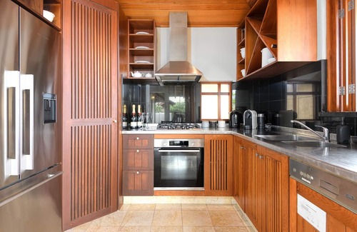 Port Douglas Villa | Premier Oceanfront Villa with Private Pool in Town Centre