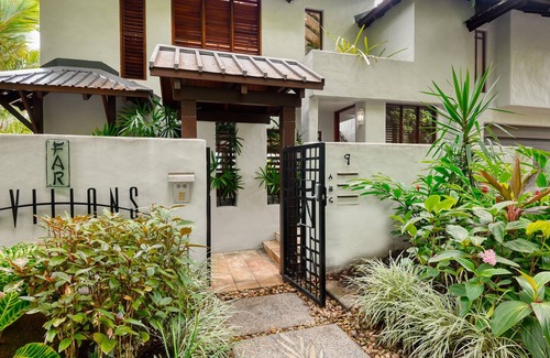 Port Douglas Villa | Premier Oceanfront Villa with Private Pool in Town Centre
