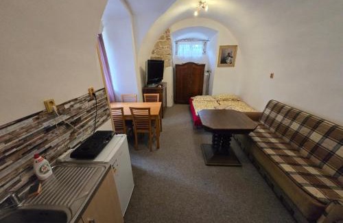 Choustnikovo Hradiste House | Relax at Fara Choustníkovo Hradiště - Pet Friendly Retreat