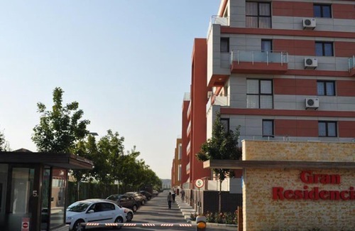 Otopeni Apartment | Pet-Friendly Faraway Home with 10/10 Guest Rating