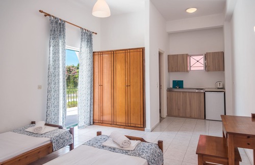 Kavos Hotel | Discover Fardini Seaside Hotel with Ocean Views & Pool