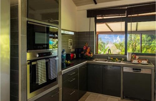 Point Matira House | Discover FARE ARIITEA: Family-Friendly 4-Star Retreat