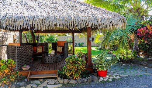 Papeete House | Inviting Fare D'hôtes Tutehau: Family-Friendly with Breakfast