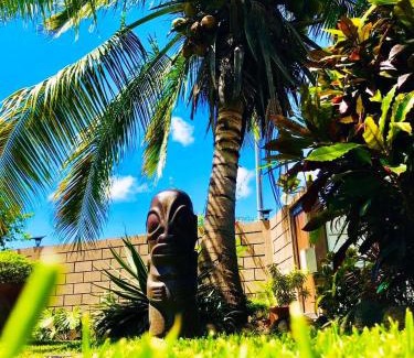 Papeete House | Inviting Fare D'hôtes Tutehau: Family-Friendly with Breakfast