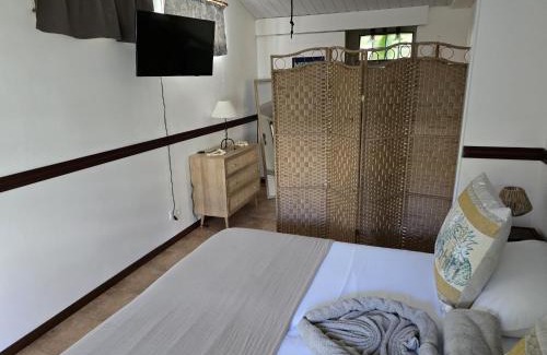 Moorea-Maiao House | Oceanfront Retreat at Fare Le Flamboyant – Rated 9.1/10