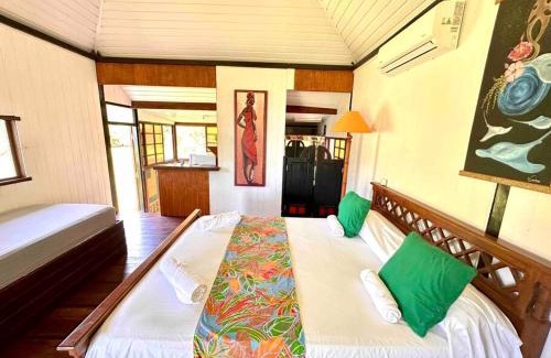 Moorea-Maiao House | Fare Mahana - Beachfront Oasis with Tahiti Views