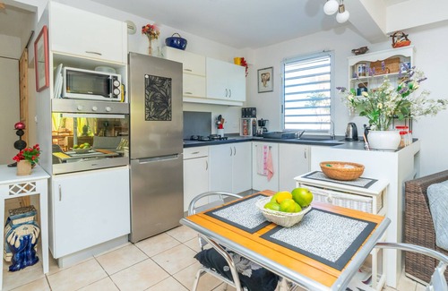 Punaauia House | Fare Makilea Terraced House wGarden & Pool in Punaauia