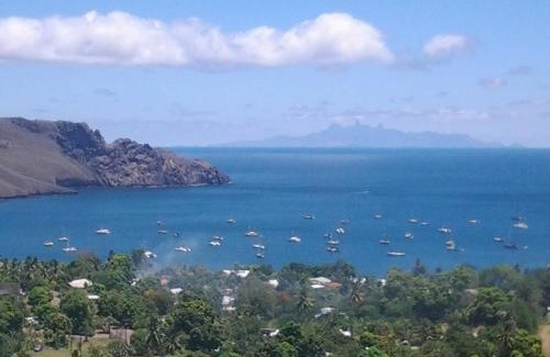 Taiohae House | Oceanfront Fare Manutea: Guest Rated 8/10 with Breakfast