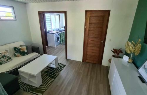 To'ahotu House | Family-Friendly Fare Miti-Rapa: 15 Min from Teahupoo
