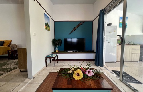 Moorea-Maiao Apartment | Fare Tokatea - Exclusive Beach Access with Ocean Views
