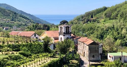 Campinola Bed & Breakfast | Oceanfront Retreat: Farfalle E Gabbiani, Guest Rated 9.8
