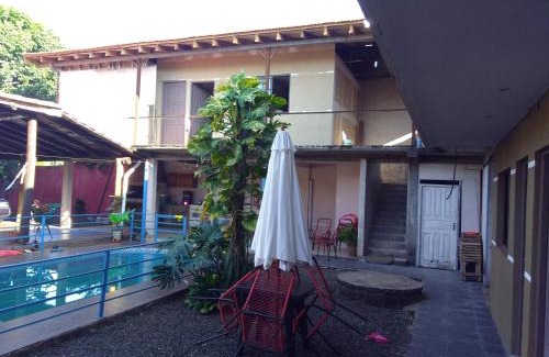 Zona Granja Apartment | Pet-Friendly Fariña Hospedajes with Pool & Kitchen Access