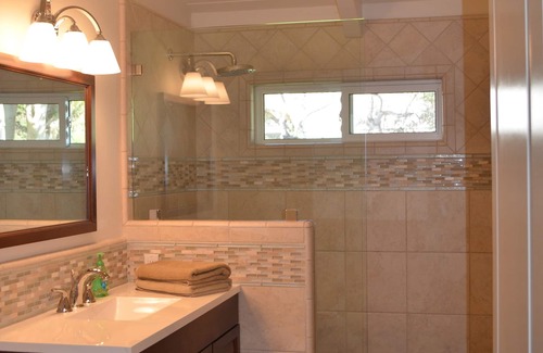 Faria Beach House | Family-Friendly Faria Beach House with Ocean Views