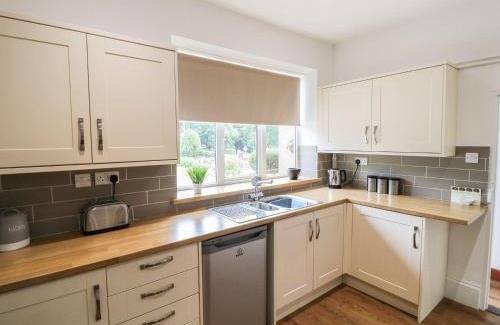 Farley House | Discover Farley Cottage I: 4-Star Retreat with Great Reviews