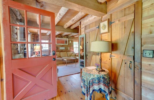 Springfield Cabin | Relaxing Farm Cabin Retreat at Kelly’s Jubilee - Pet Friendly