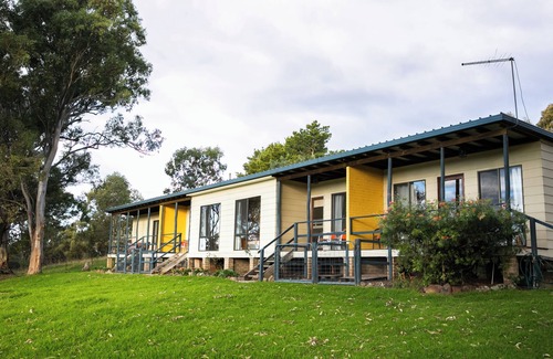 Candelo Apartment | Farm Escape for the whole family at Bumblebrook Farm Motel Unit 2. Pet Friendly