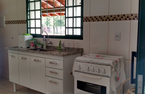 Olimpia House | Perfect Retreat: 3 Suites, Pool & WIFI Near Top Parks