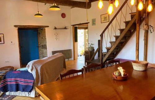 Panton Ski Chalet | Inviting Farm House Retreat in Ribeira Sacra - Child Friendly