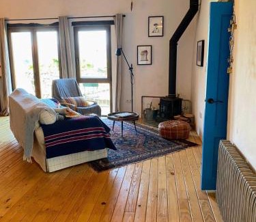 Panton Ski Chalet | Inviting Farm House Retreat in Ribeira Sacra - Child Friendly