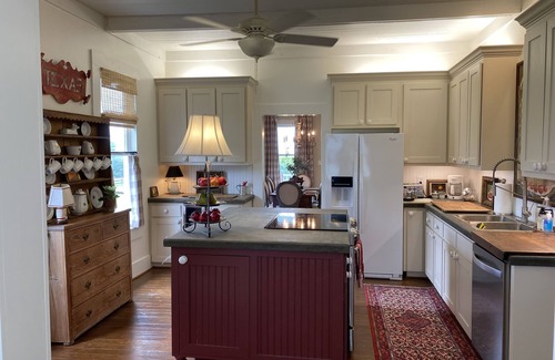 New Ulm House | Serene Farm House Inn with Ocean View & Breakfast Included