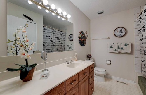 Lyalta Other | Cozy Farm House Retreat Near Calgary and Chestermere