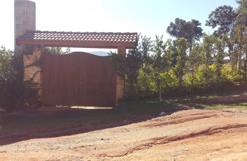 Portao House | Inviting Farm Retreat in Atibaia with Private Pool