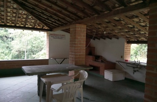 Extrema Cottage | Cozy Farm Retreat in Extrema with Pool and Pet-Friendly Perks