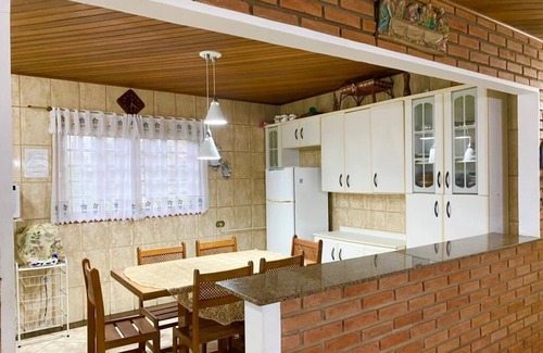 Joanopolis House | Rustic Retreat: Farm Stay Near São Paulo with Pool & Pets