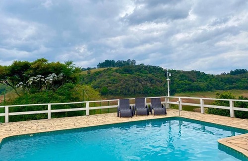 Joanopolis House | Rustic Retreat: Farm Stay Near São Paulo with Pool & Pets