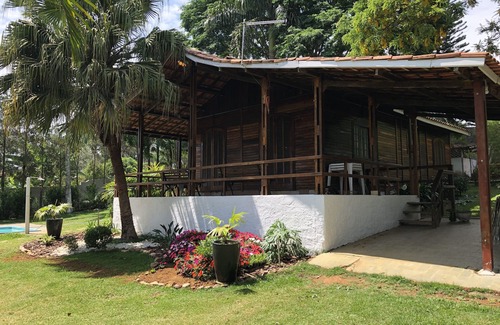 Mogi das Cruzes House | Inviting Farm Retreat in Jundiapeba with Pool & Ocean View