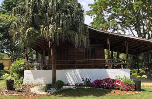 Mogi das Cruzes House | Inviting Farm Retreat in Jundiapeba with Pool & Ocean View