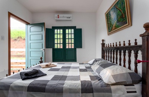 Sao Lourenco House | Relaxing Farm Stay in Pouso Alto MG with Breakfast Included