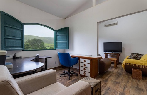 Sao Lourenco House | Relaxing Farm Stay in Pouso Alto MG with Breakfast Included