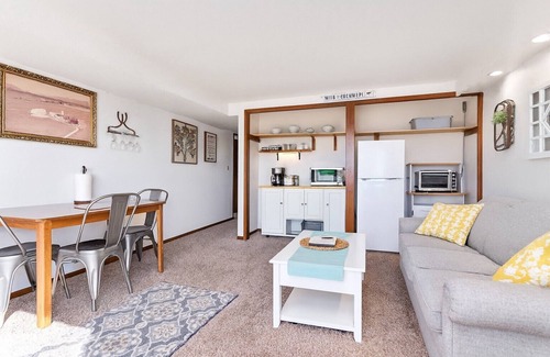Lynden Other | Peaceful Retreat for Couples: Spa, Hot Tub & Kitchen Await
