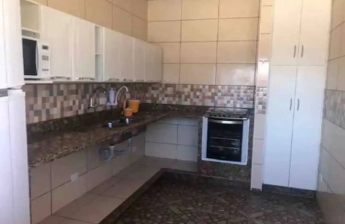 Itu House | Gated Community Retreat in Mairinque: Pet-Friendly Oasis