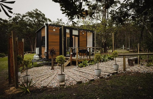 Falls Creek House | Pet-Friendly Farm Stay at Jervis Bay - 10/10 Guest Rated