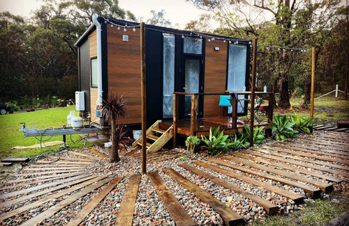 Falls Creek House | Pet-Friendly Farm Stay at Jervis Bay - 10/10 Guest Rated