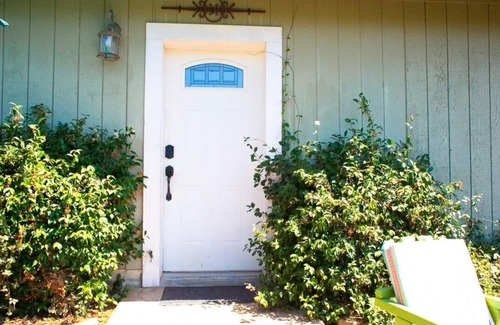 Rainbow CDP Cottage | Relaxing Farm Stay Bungalow with Hot Tub & Spa Amenities