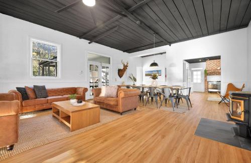 Falls Creek House | Family-Friendly Farm Stay in Beautiful Jervis Bay