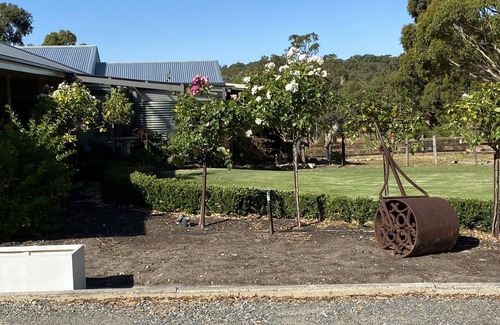 Cromer House | Enchanting Farm Stay with Alpacas and Family-Friendly Amenities