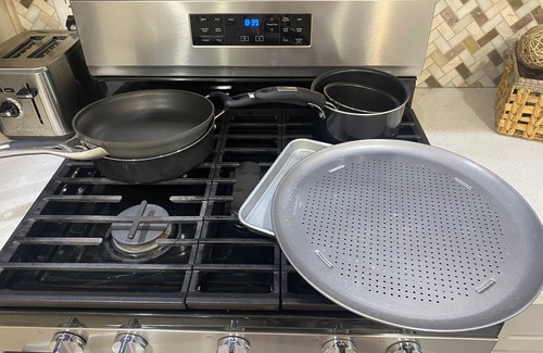 Bastrop House | Farm Street Manor: Cozy Retreat with Family-Friendly Amenities