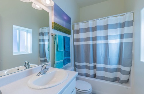 Mesa Cabin | Eco-Friendly Farm Lodge with Spa and Family Amenities