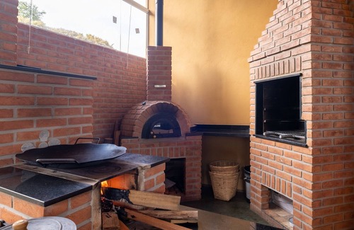 Caldas Cottage | Scenic Farm Retreat: Spacious Grounds Near Poços de Caldas