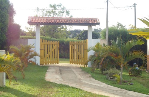 Porto Feliz House | Relaxing Farm Retreat with Pool, BBQ & Sports Facilities