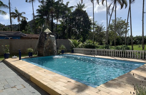 Itariri House | Idyllic Farm Retreat with Pool, Barbecue & Game Room