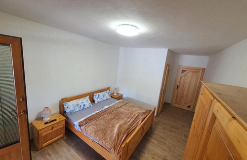 Horni Paseky Apartment | Relaxing Stay at Farma Horní Paseky with Pool & Kitchen