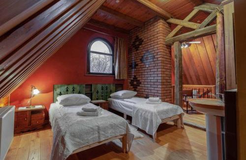 Krynica-Zdroj House | Discover Farma Lama Dom Gościnny: 9.2/10 & Pet-Friendly!