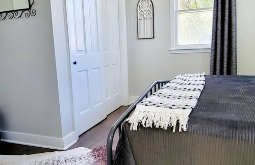 Johnson County Other | Idyllic Farmhome Retreat with Fire Pit & Pet-Friendly Perks