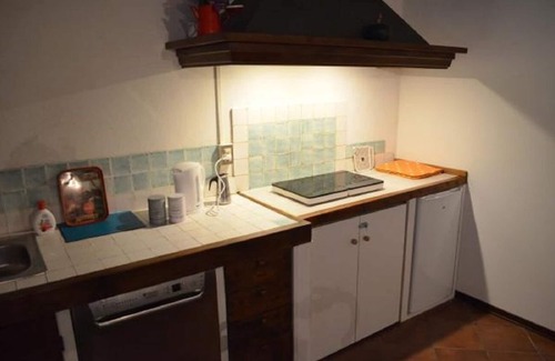 Mantua Apartment | Cozy Farmhouse Near Mantua with Lake View & Breakfast