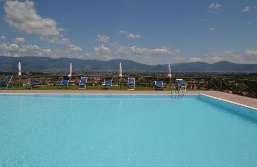 Quarrata House | Relax at Belvilla by OYO La Casa dei Due Olivi, 4-Star Retreat